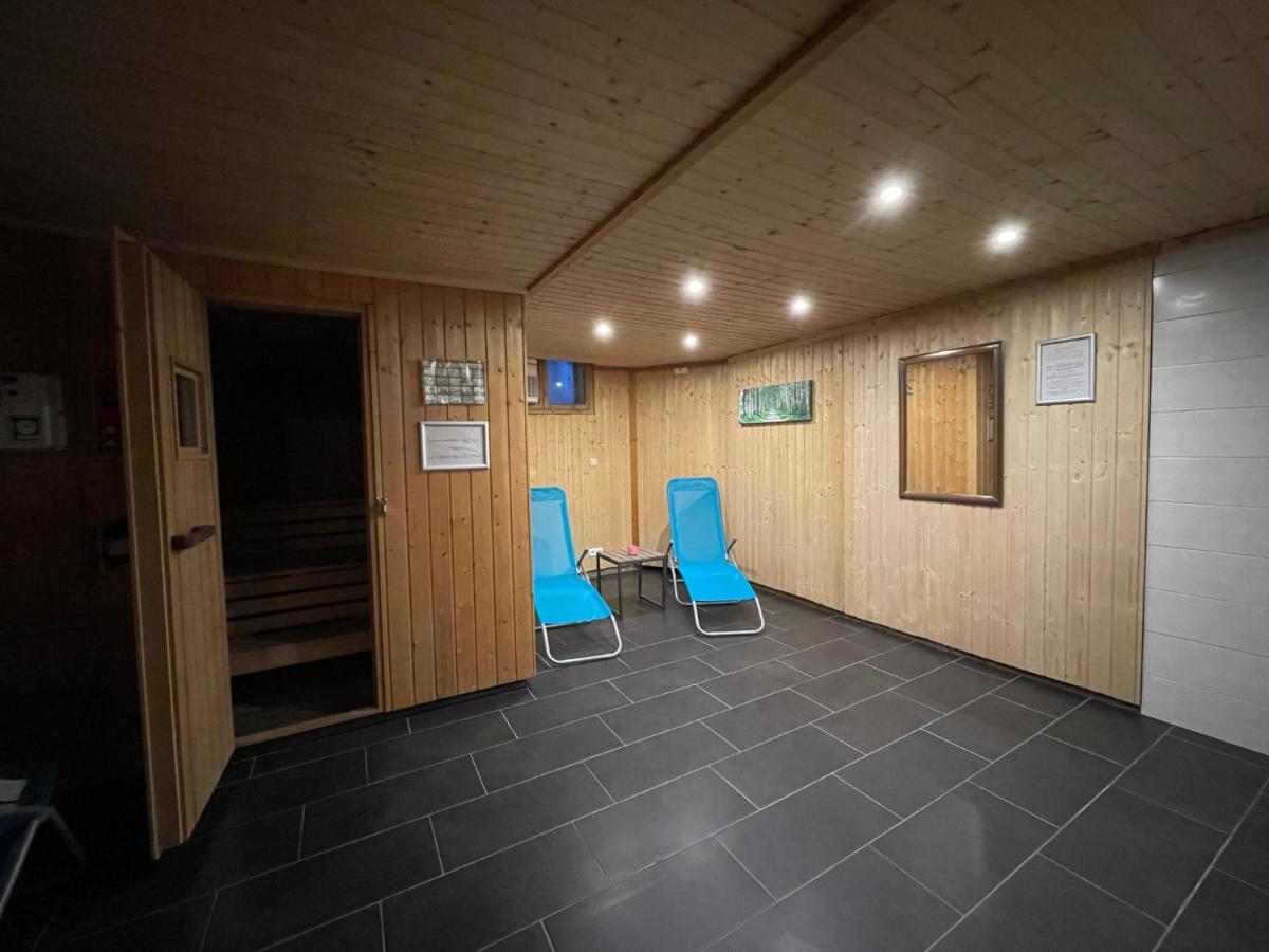 Geraeumiges Domizil Mit Bergblick Und Sauna Oberwoessen Exterior photo